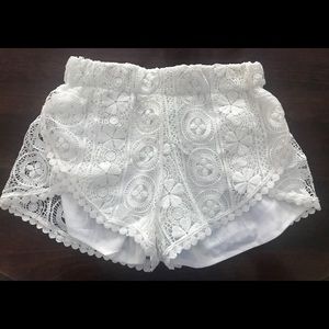 NWOT Paper Crane Ivory Lace Shorts Size Med
